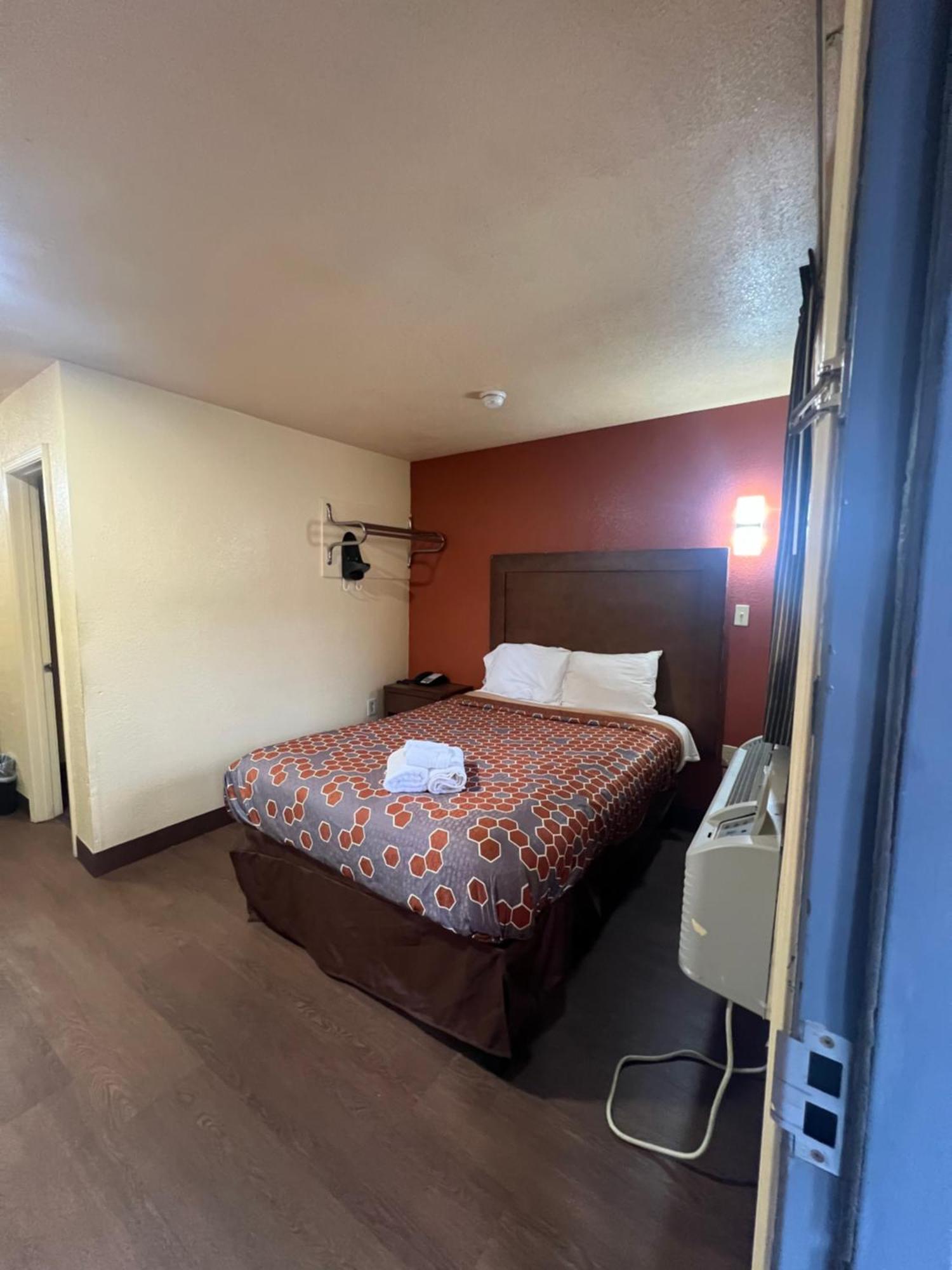 Rodeway & East Hotel New Orleans