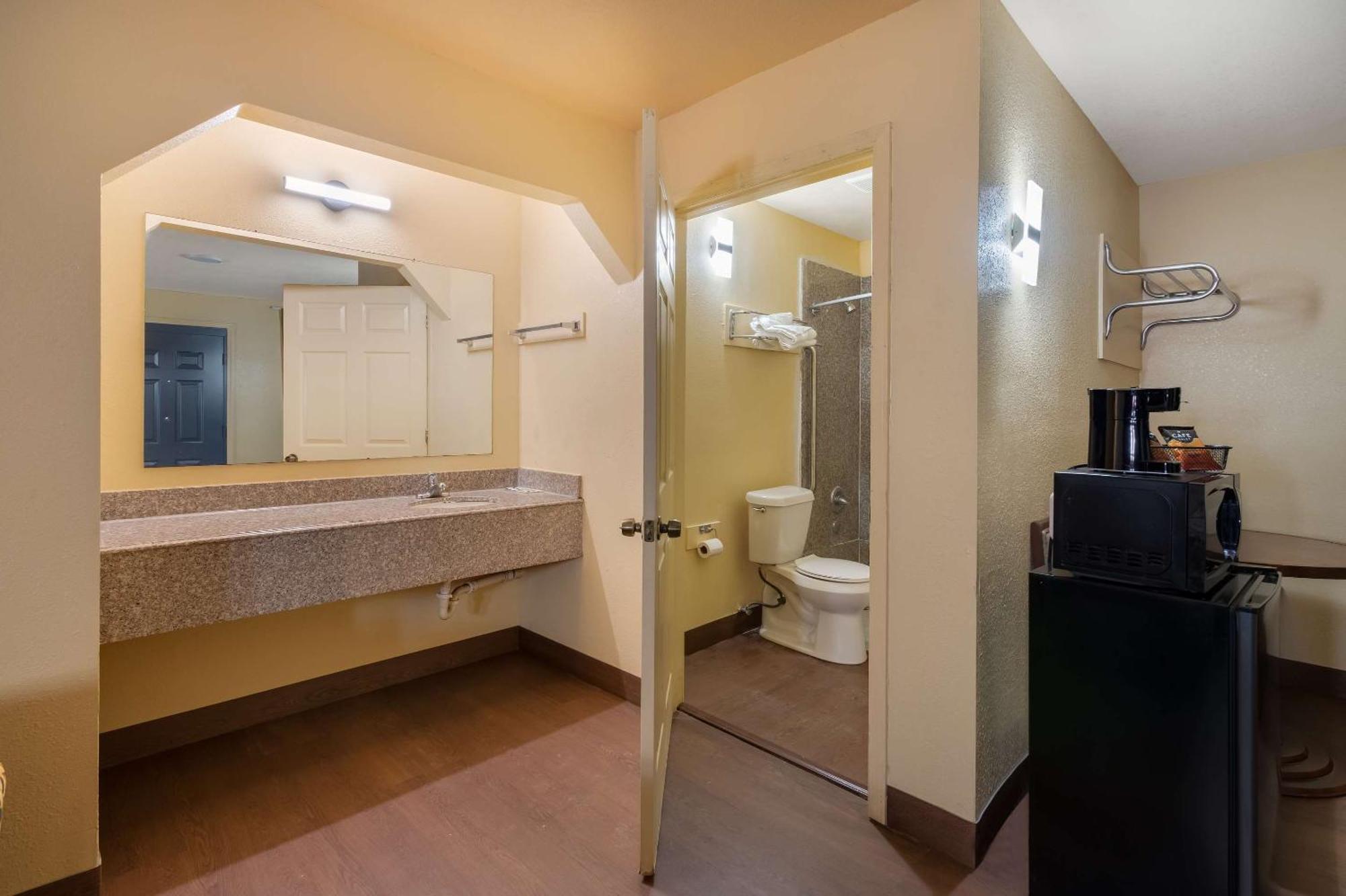 Hotel Rodeway & East New Orleans